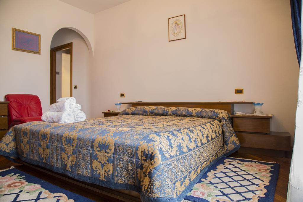 B&B Nuovo Paradiso Pescia Szoba fotó