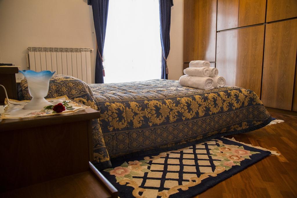 B&B Nuovo Paradiso Pescia Szoba fotó
